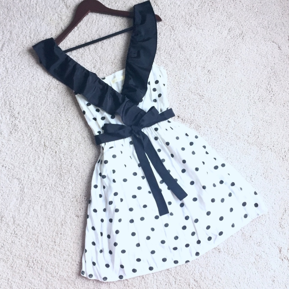 {Urban Outfitters} White & Black Polka Dots Dress